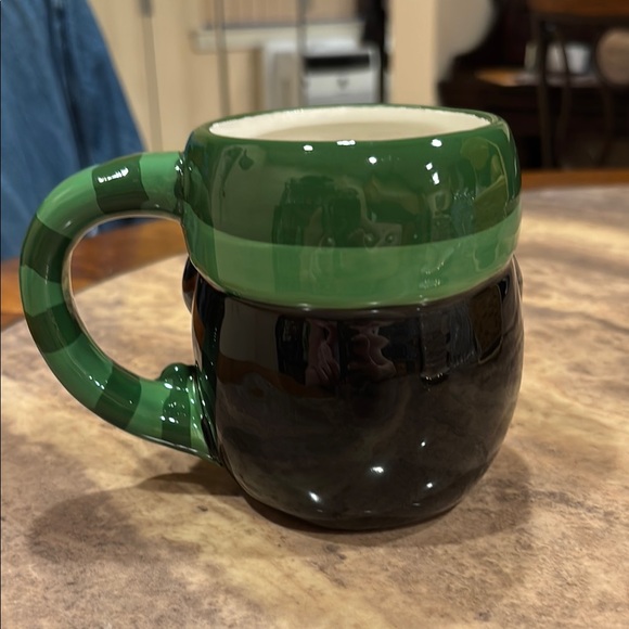 Gnome with Shamrock Mug 
Adorable Irish Accent 
Excellent Condition - Picture 5 of 9
